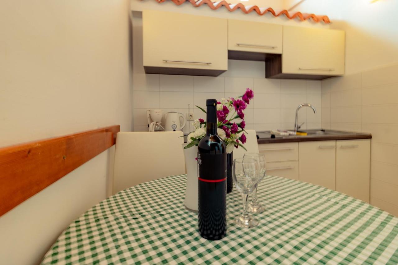 Apartments Villa Jadranka Marusici (Split-Dalmatia) Exterior foto
